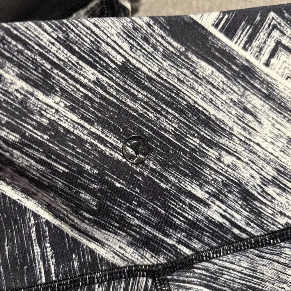 lululemon athletica Black and Gray Geometric Leggings